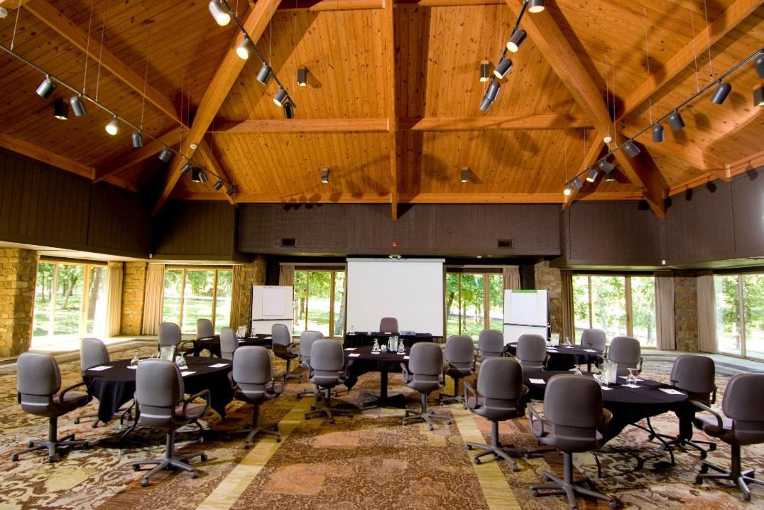 Postoak Lodge And Retreat Tulsa Exterior foto
